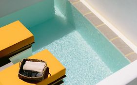 Mr And Mrs White Paros Suites & More